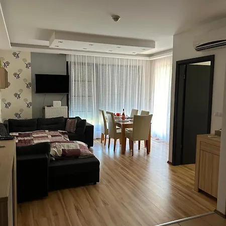 Luca Apartment