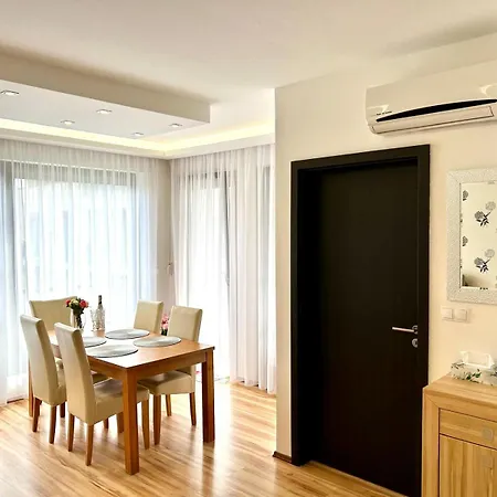 Luca Apartment Zamardi